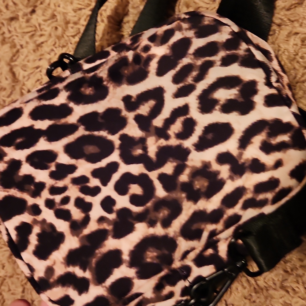 Forever 21 Leopard Print Crossbody Bag - Picture 5 of 9